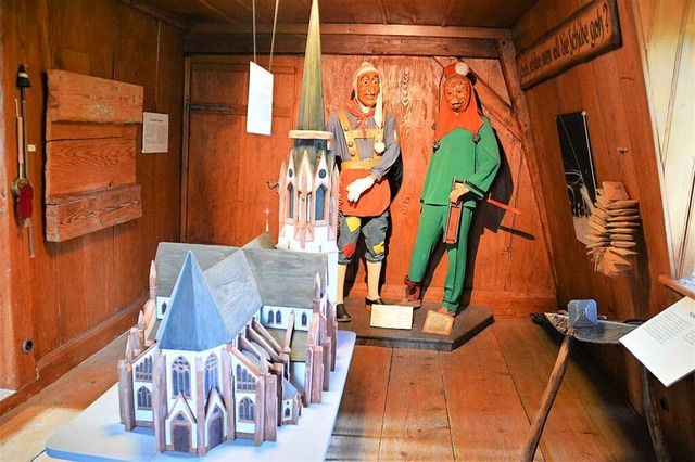 Im Heimatmuseum: Modell der  katholisc...tsfiguren Webstbler und Bechtlezapfen  | Foto: Edgar Steinfelder