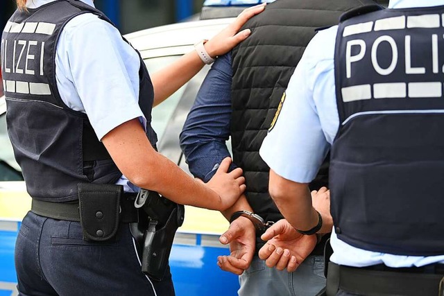 Die Bundespolizei hat am Sonntag einen...i Neuenburg festgenommen. (Symbolfoto)  | Foto: Jonas Hirt