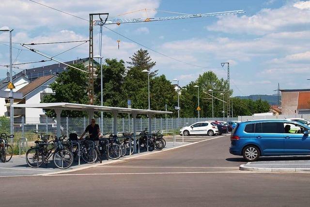 Die Parkraumbewirtschaftung am Brombacher Bahnhof ist umstritten
