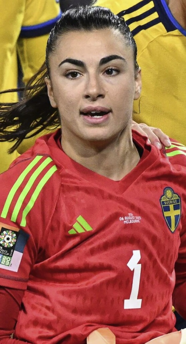 Besiegte Rekordchampion USA nahezu im ...ang: Schwedens Torfrau  Zecira Musovic  | Foto: WILLIAM WEST (AFP)