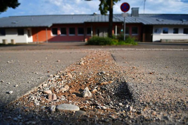 Glasfasergraben vor dem Mehrzweckhaus in Mllen  | Foto: Wolfgang Knstle