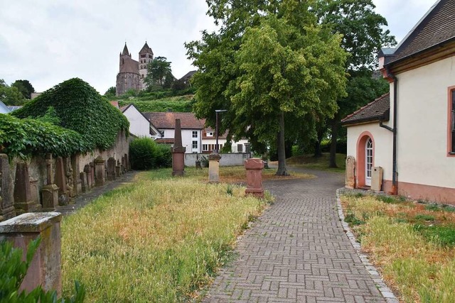 Romantisch:  An der Breisacher Josefsk...e historisch interessante Skulpturen.   | Foto: Thomas Rhenisch