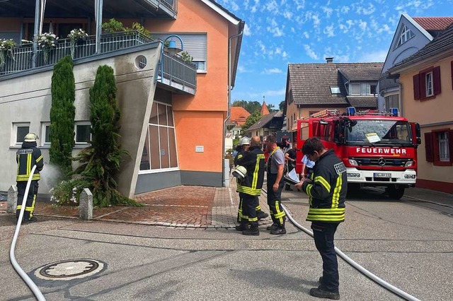 Eine Hecke in Ettenheim ist bei der Unkrautvernichtung in Brand geraten.  | Foto: Louisa Krieg