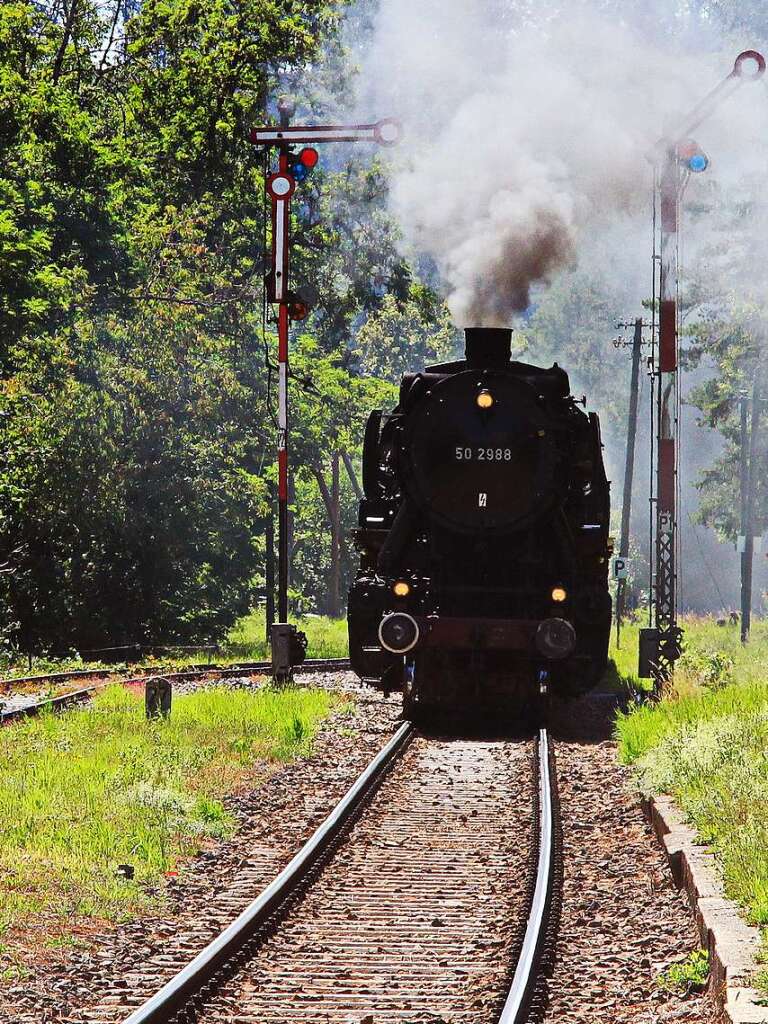 Um die vielen Hhenmeter zu berwinden wurde die Zugstrecke auf 25 Kilometer gedehnt. So kam man zu einer Steigung von 1:100. Diesen Anstieg konnten auch schwer beladene Militrfahrzeuge schaffen.