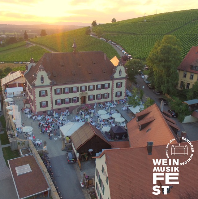 Rund um Schloss, Kirche und Stube findet das Fest statt.  | Foto: Winzerhof Ebringen