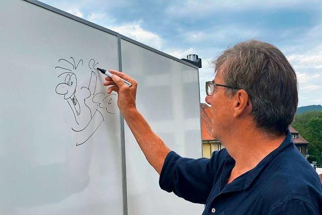 Thomas Zipfel zeigt Kindern, wie kreatives Zeichnen geht