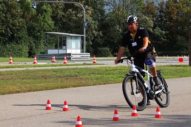 Vor allem in Kurven fhlen sich viele Pedelec-Nutzer unsicher.  | Foto: Luisa Link