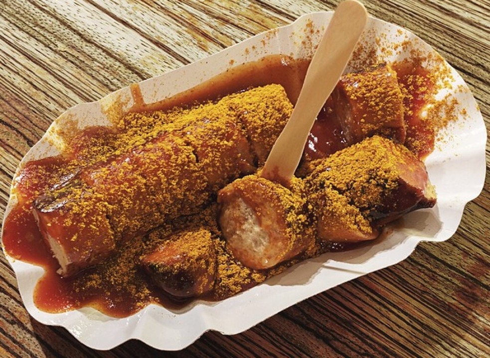 Ein Brötchen zur Currywurst - Panorama - Badische Zeitung