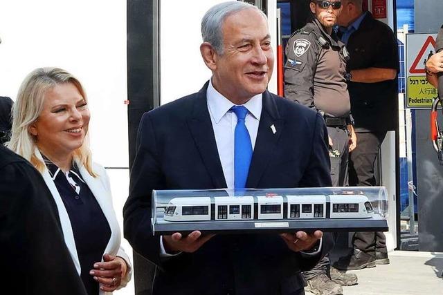 Tel Avivs erste Stadtbahn startet - Streit um Fahrtzeiten am Sabbat