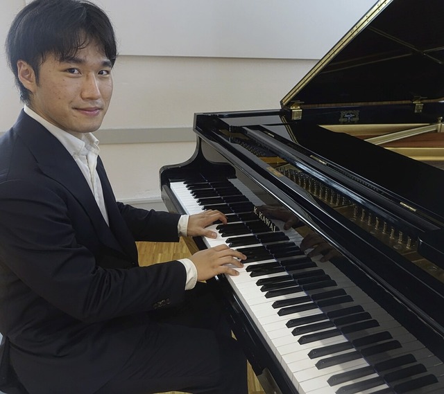 Der junge sdkoreanische Pianist Joo-Y... Binzen mit staunenswerter Virtuositt  | Foto: Roswitha Frey