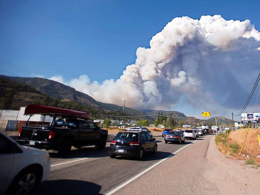 Gtterdmmerung in Kanada: Neben den heftigen Brnden in den Nordwest-Territorien bedroht auch ein Feuer im Sdwesten die 150.000 Einwohner-Stadt Kelowna. In der Stadt Yellowknife, dauert die Evakuierung der rund 20.000 Einwohner an.