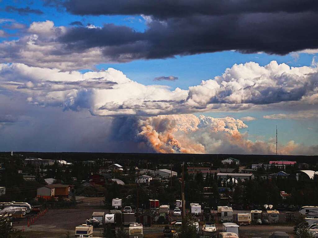 Gtterdmmerung in Kanada: Neben den heftigen Brnden in den Nordwest-Territorien bedroht auch ein Feuer im Sdwesten die 150.000 Einwohner-Stadt Kelowna. In der Stadt Yellowknife, dauert die Evakuierung der rund 20.000 Einwohner an.