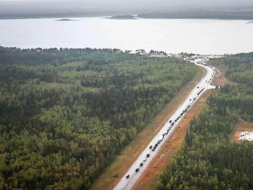 Gtterdmmerung in Kanada: Neben den heftigen Brnden in den Nordwest-Territorien bedroht auch ein Feuer im Sdwesten die 150.000 Einwohner-Stadt Kelowna. In der Stadt Yellowknife, dauert die Evakuierung der rund 20.000 Einwohner an.