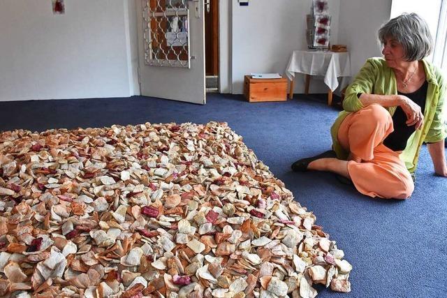 In Titisee-Neustadt steht eine Kunstwerk aus 5500 Teebeuteln