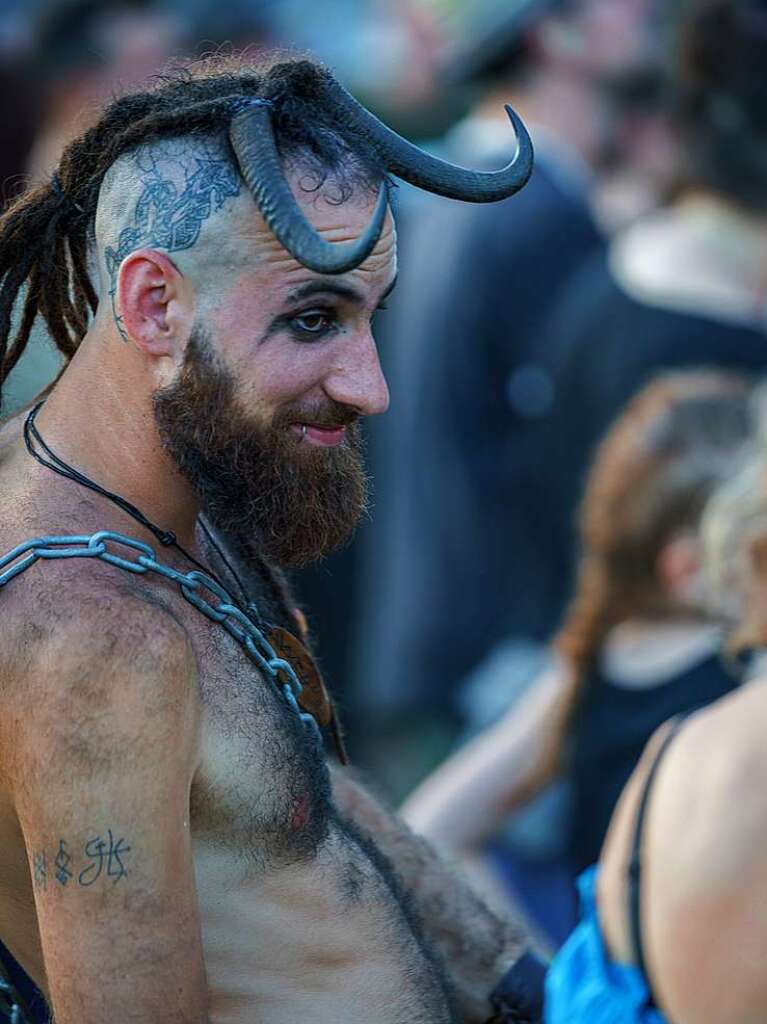 Ob mittelalterlich gewandet oder zivil: Die Besucher des Mittelalterlich Phantasie Spectaculum in Weil am Rhein hatten jede Menge Spa beim Festival.