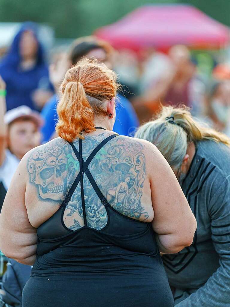 Ob mittelalterlich gewandet oder zivil: Die Besucher des Mittelalterlich Phantasie Spectaculum in Weil am Rhein hatten jede Menge Spa beim Festival.