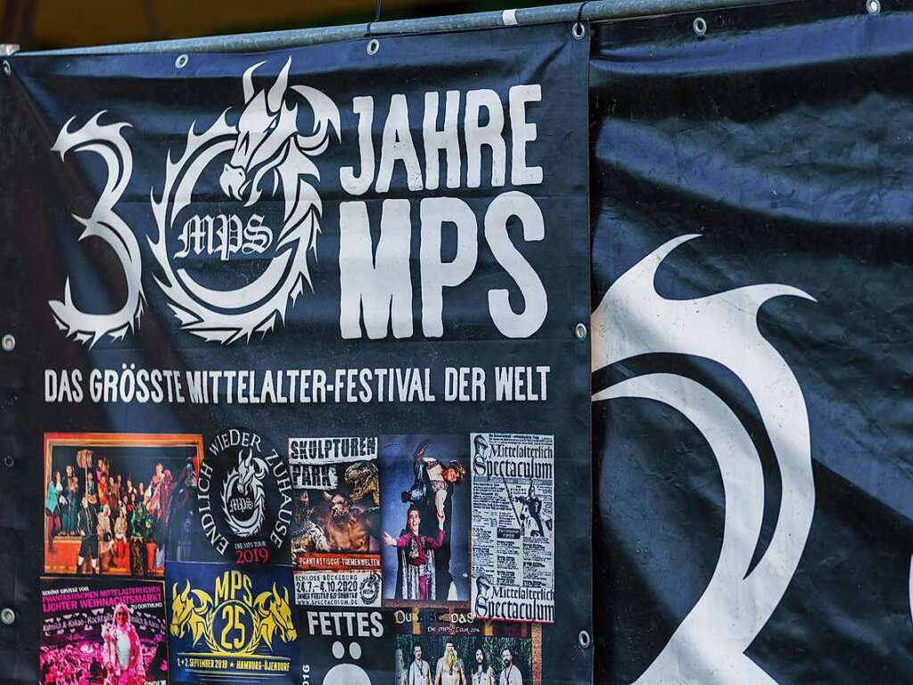 Ob mittelalterlich gewandet oder zivil: Die Besucher des Mittelalterlich Phantasie Spectaculum in Weil am Rhein hatten jede Menge Spa beim Festival.