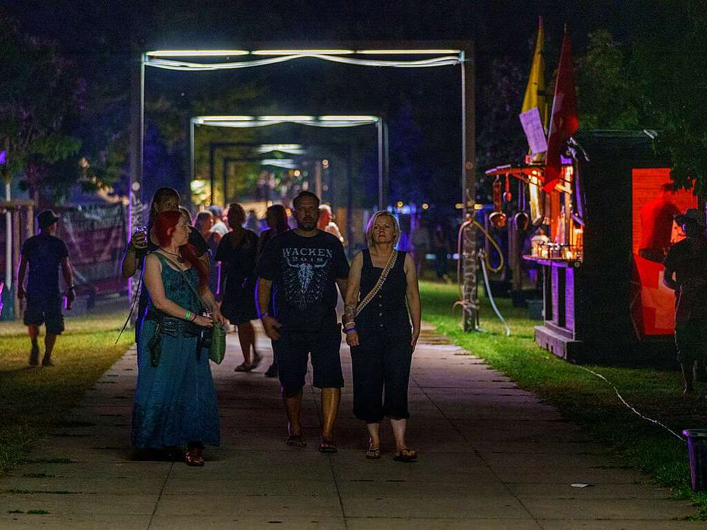 Ob mittelalterlich gewandet oder zivil: Die Besucher des Mittelalterlich Phantasie Spectaculum in Weil am Rhein hatten jede Menge Spa beim Festival.