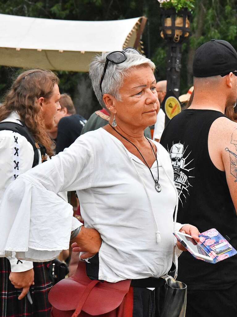 Ob mittelalterlich gewandet oder zivil: Die Besucher des Mittelalterlich Phantasie Spectaculum in Weil am Rhein hatten jede Menge Spa beim Festival.