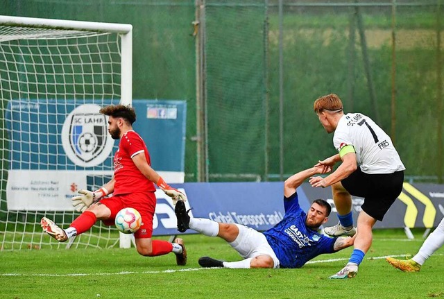 Auch dieser Ball wollte nicht ins Kupp...miere in der neuen Verbandsligasaison.  | Foto: Wolfgang Knstle