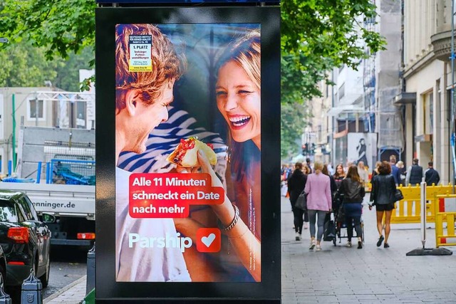 Werbefreie Zonen in Stdten zu finden,...Hier eine Straenszene aus Dsseldorf.  | Foto: Michael Gstettenbauer via www.imago-images.de