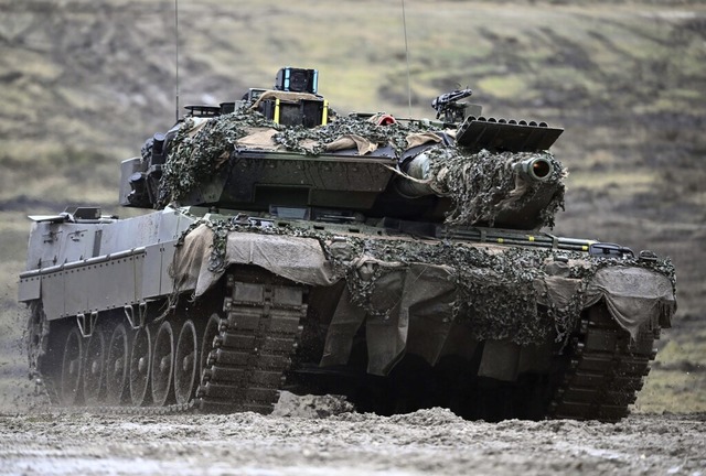 Ein Leopard-Kampfpanzer der Bundeswehr   | Foto: Federico Gambarini (dpa)