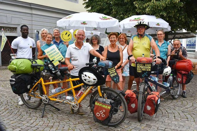 Die Teilnehmenden der Mut-Tour bei ihrem Zwischenstopp in Emmendingen.  | Foto: Benedikt Sommer