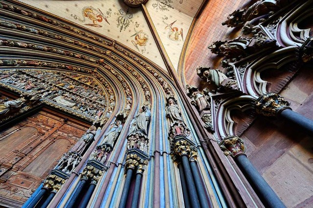 Die Figuren in der Portalhalle des Mnster faszinieren damals wie heute.  | Foto: Ingo Schneider