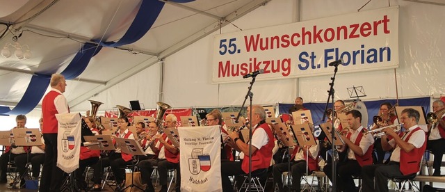 Zum 55. Mal veranstaltet der Musikzug ...unter der Leitung von Bernhard Basler.  | Foto: Manfred Dinort