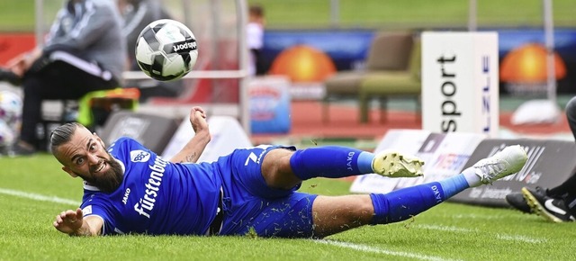 Erst Torschtze zum 2:2 und dann zusam...auchelt: BSC-Kapitn Yannick Hringer.  | Foto: IMAGO/Eibner-Pressefoto/Silas Schuelle