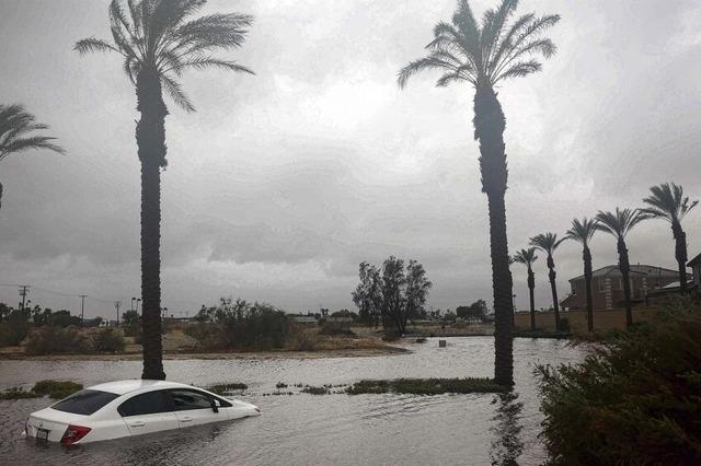 Hilary bringt sintflutartigen Regen nach Kalifornien