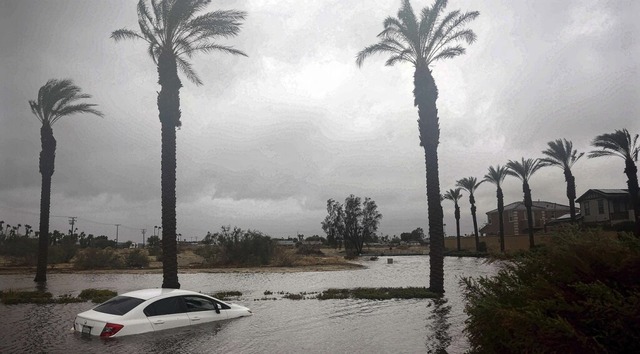 In Kalifornien sorgt der Tropensturm Hilary fr sintflutartigen Regen.  | Foto: MARIO TAMA (AFP)