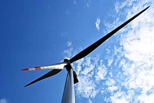 Windkraft: Wichtig fr die Energiewende, schdlich fr den Tourismus?  | Foto: Federico Gambarini (dpa)