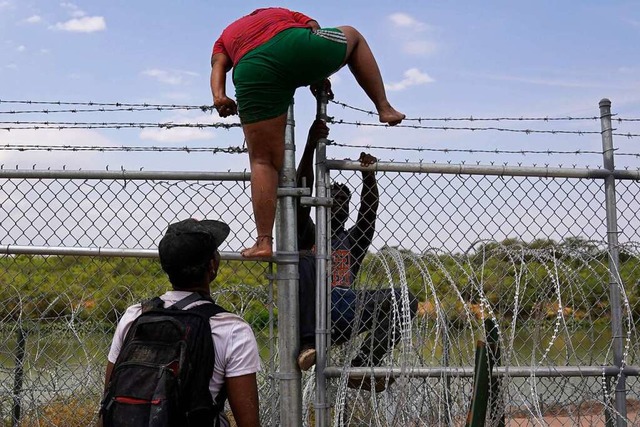 Immer mehr Menschen flchten in den Westen.  | Foto: Eric Gay (dpa)