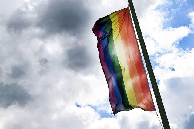 LGBTQ-Flaggen in Grenzach-Wyhlen sorgen für Hass-Kommentare
