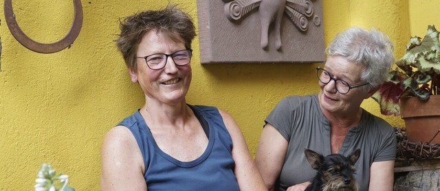 Nicola Netzhammer (links) aus Erzingen...e auch in schweren Zeiten untersttzt.  | Foto:  Sira Huwiler-Flamm