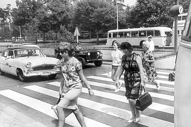 Seit 70 Jahren helfen Zebrastreifen Fußgängern über die Straße