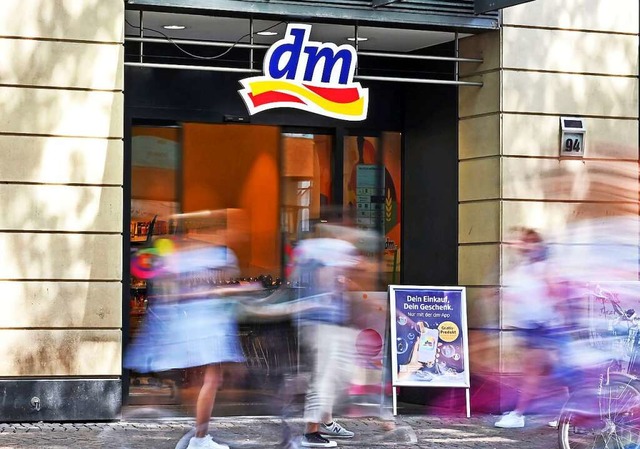 DM-Filiale in Karlsruhe, Hauptsitz des...ch hervor: Ein Drogeriemarkt soll her.  | Foto: Uli Deck (dpa)
