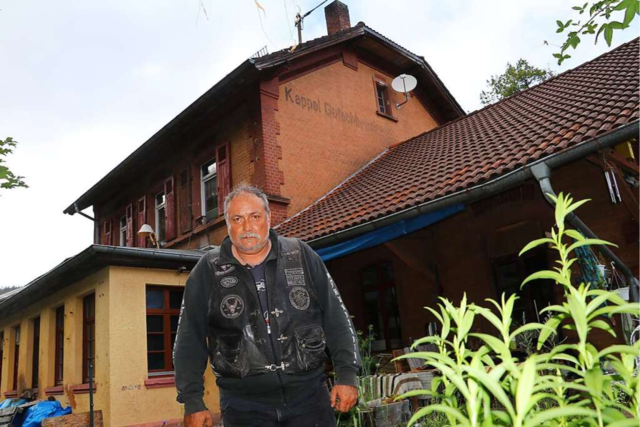 Biker-Bude im alten Bahnhof