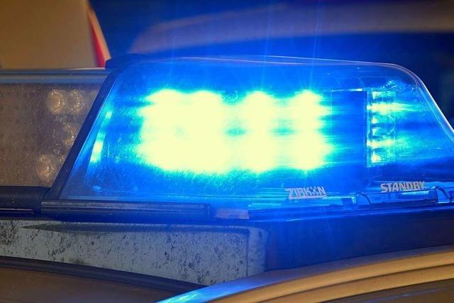 Polizei nimmt einen Mann fest, der versucht hat, in der Freiburger Innenstadt Kassen zu öffnen