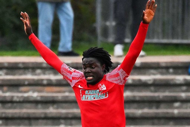 Entgleisungen im Training fhrten erst... per sofort von Strmer Stephane Njike  | Foto: Wolfgang Knstle