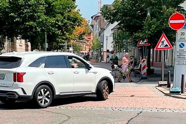 Wer  in diesem SUV am Steuer sitzt, ha... am Donnerstag zahlreiche Strafzettel.  | Foto: Nicolai Kapitz