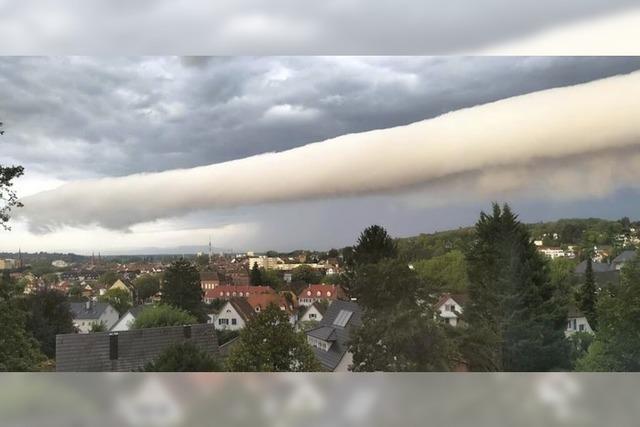 Seltene Wolkenformation zog am Freitag ber Lahr