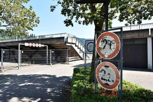 Neuer Anlauf fr die Tribne und das Parkdeck am Unisportgelnde in Freiburg