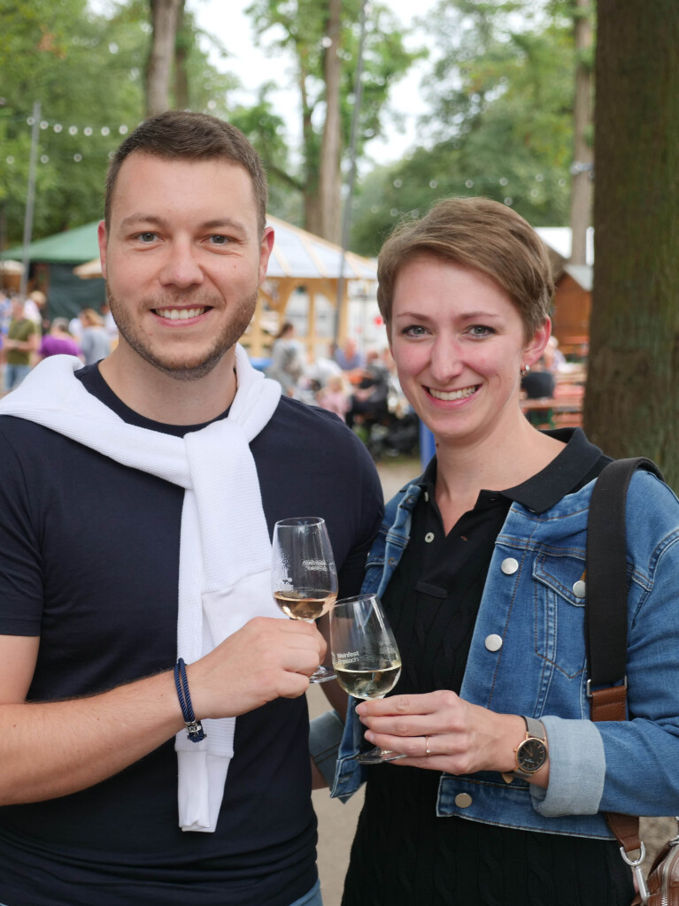 Ausgelassene Stimmung herrschte am Erffnungstag des Breisacher Weinfests.