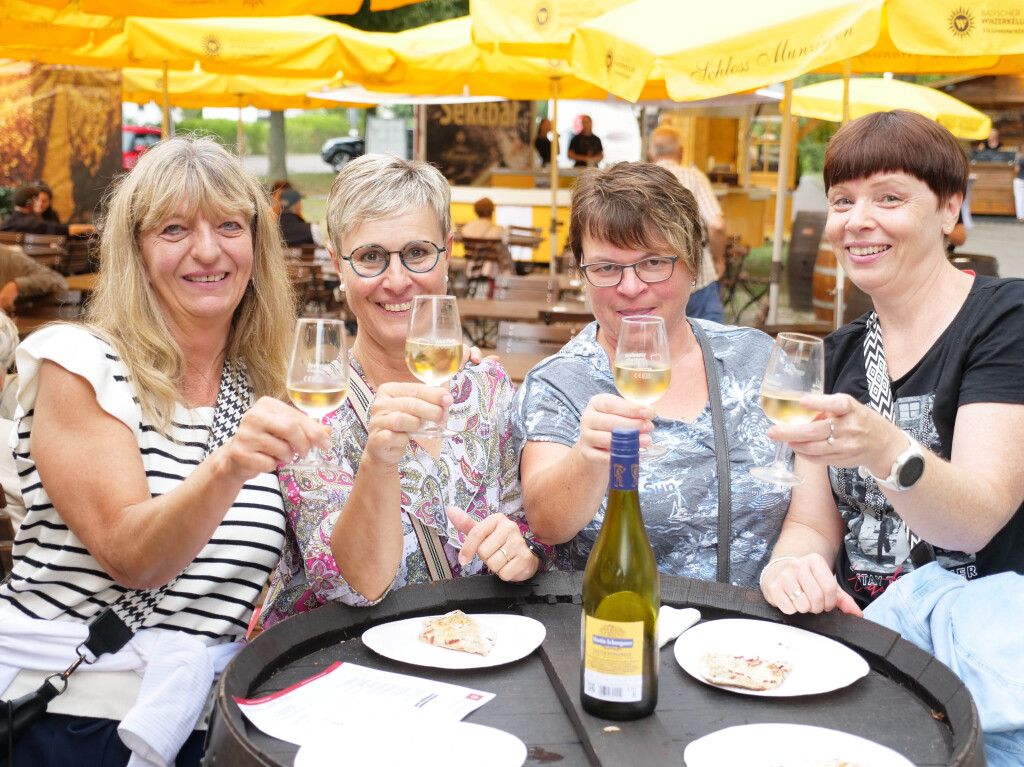 Ausgelassene Stimmung herrschte am Erffnungstag des Breisacher Weinfests.