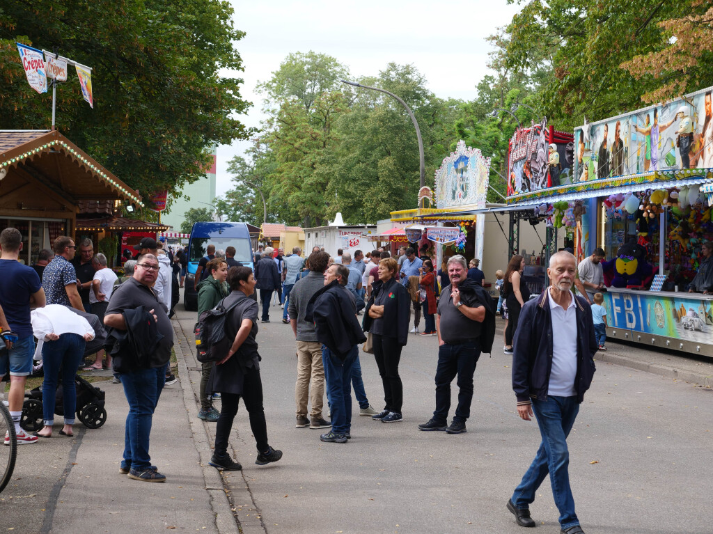 Ausgelassene Stimmung herrschte am Erffnungstag des Breisacher Weinfests.