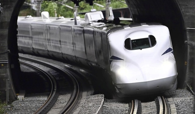 So geht ICE auf Japanisch: ein Shinkansen-Hochgeschwindigkeitszug  | Foto: -