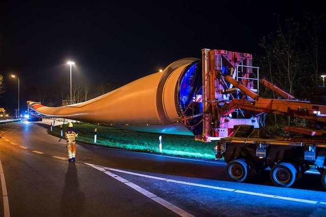 Eine schwierige Fracht, und nicht jede...ndrads wird in Cuxhaven transportiert.  | Foto: IMAGO/Joerg Boethling