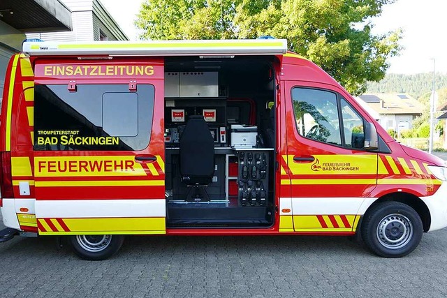 Der neue Einsatzleitwagen der Feuerweh...ch mehr Ausrstung als sein Vorgnger.  | Foto: Florian Schmieder